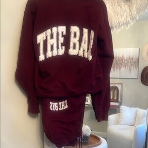 Maroon 'THE BAR' Pullover Sweatshirt and Sweatpants Set